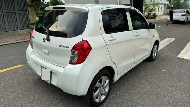 Tìm Suzuki Celerio AT trắng