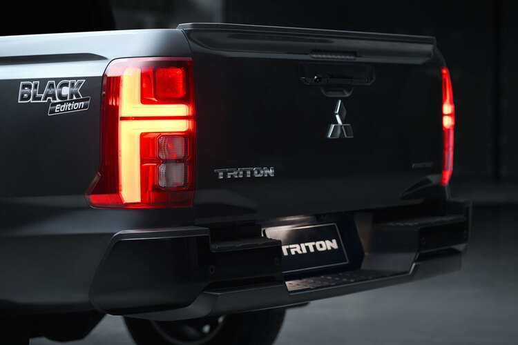 19-Mitsubishi-Triton-Black-Edition-2024.jpg