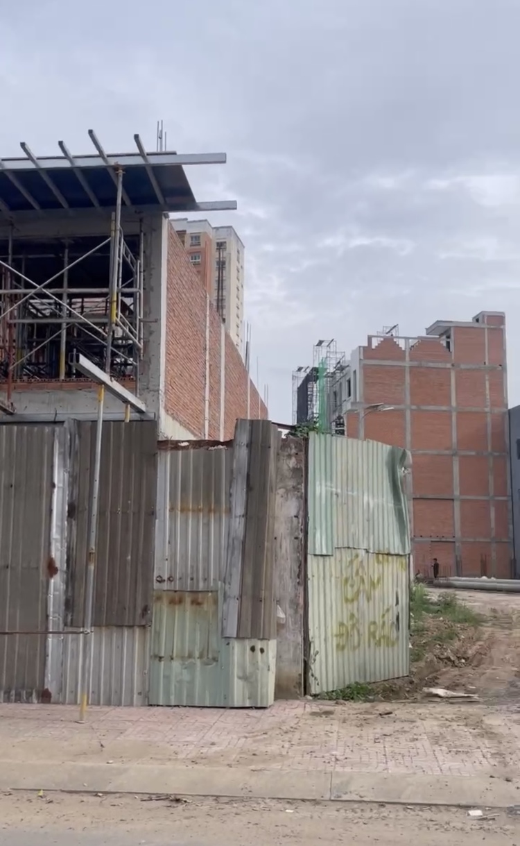 Mời các bác đánh giá: Nhà phố Quận 8 mà thang máy lên tận sân thượng Mời các bác đánh giá: Nhà phố Quận 8 mà thang máy lên tận sân thượng