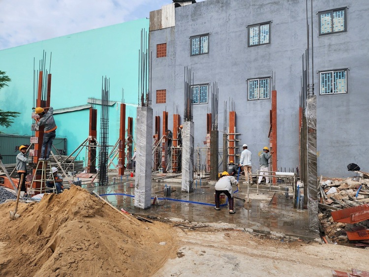 Mời các bác đánh giá: Nhà phố Quận 8 mà thang máy lên tận sân thượng Mời các bác đánh giá: Nhà phố Quận 8 mà thang máy lên tận sân thượng