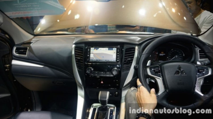 Mitsubishi Pajero Sport 2016 có gì để hấp dẫn người dùng ? Mitsubishi Pajero Sport 2016 có gì để hấp dẫn người dùng ?
