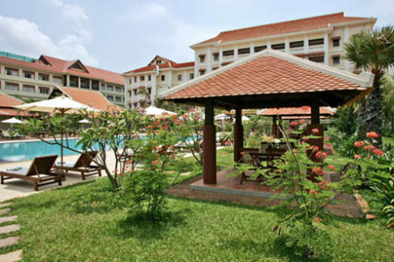 royalangkorresort_cambodiahotel8.jpg