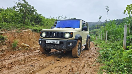 Suzuki Jimny Danh gia nhanh.jpg