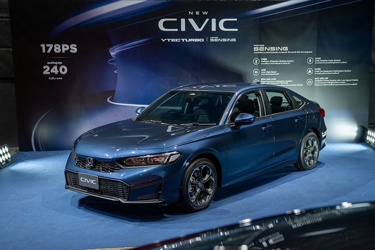 Xem trước Honda Civic facelift 2024 sắp về VN: Động cơ e:HEV như CR-V, Google Built-in tiện dụng