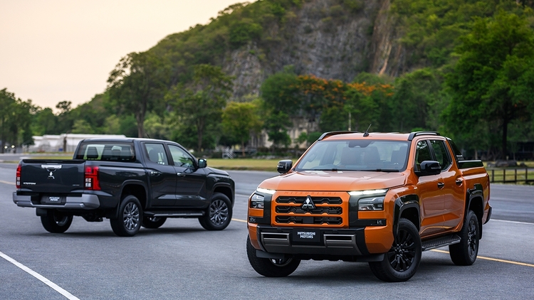 Mitsubishi Triton thế hệ mới trên đường về đại lý, ngày ra mắt đã cận kề