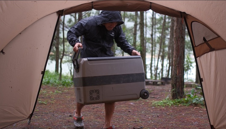 Camping - Đi vào rừng 1 mình mà không rủ ai Camping - Đi vào rừng 1 mình mà không rủ ai