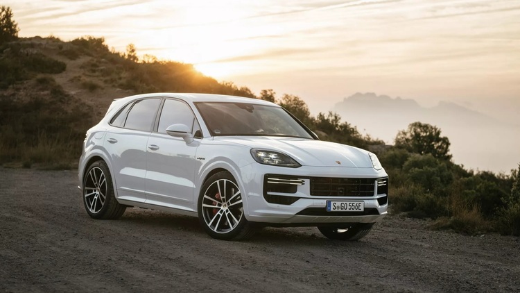 Porsche bất ngờ xác nhận Cayenne sẽ tiếp tục sử dụng động cơ đốt trong ở thập kỷ tới