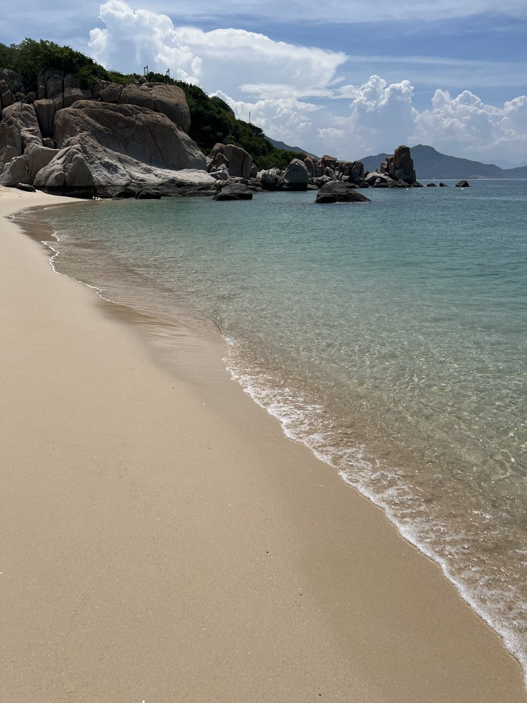 Quay lại Vĩnh Hy sau 14 năm, Hang Rái quá đẹp! (19/4/2024) Quay lại Vĩnh Hy sau 14 năm, Hang Rái quá đẹp! (19/4/2024)
