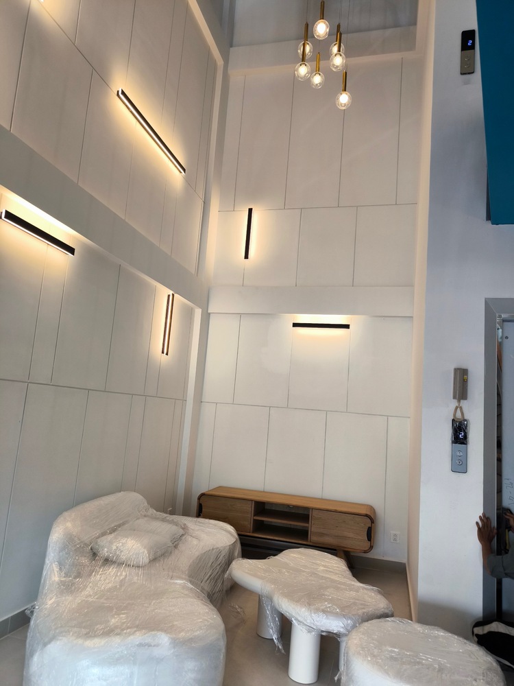 Mời các bác đánh giá: Nhà phố Quận 8 mà thang máy lên tận sân thượng Mời các bác đánh giá: Nhà phố Quận 8 mà thang máy lên tận sân thượng