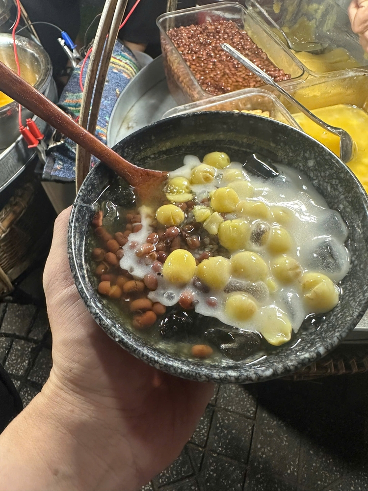 Vừa hoàn thành chuyến xuyên Việt, Sài Gòn-Hà Nội-Lào Cai-Vân Nam trong 3 tuần Vừa hoàn thành chuyến xuyên Việt, Sài Gòn-Hà Nội-Lào Cai-Vân Nam trong 3 tuần