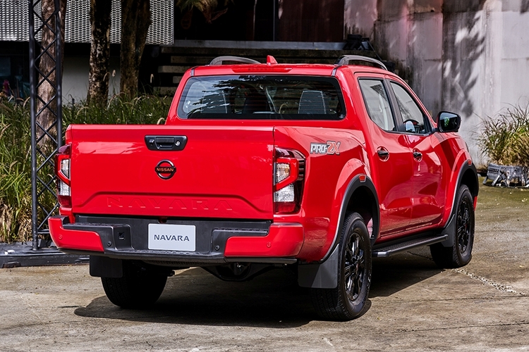 Sau VN, Nissan Navara 2024 ra mắt Thái Lan, 5 phiên bản, giá từ 622 triệu đồng