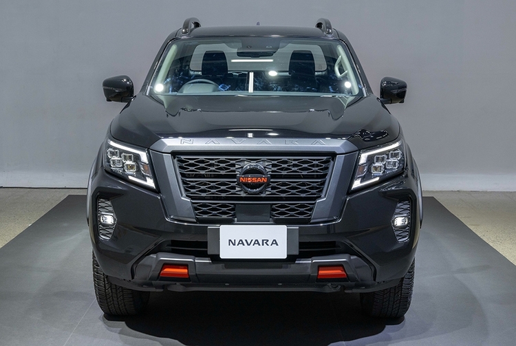 Sau VN, Nissan Navara 2024 ra mắt Thái Lan, 5 phiên bản, giá từ 622 triệu đồng