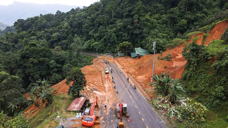 Hạn chế ô tô lưu thông trên đèo Bảo Lộc trước lễ 2/9 để khoan thăm dò, xử lý các điểm sạt lở