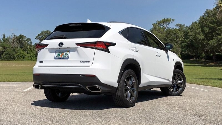 Triệu hồi Lexus NX tại Việt Nam để thay thế bơm nhiên liệu