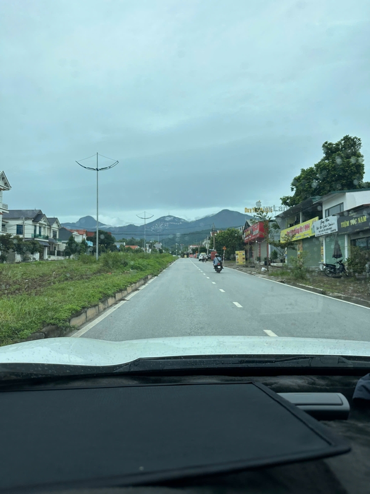 Vừa hoàn thành chuyến xuyên Việt, Sài Gòn-Hà Nội-Lào Cai-Vân Nam trong 3 tuần