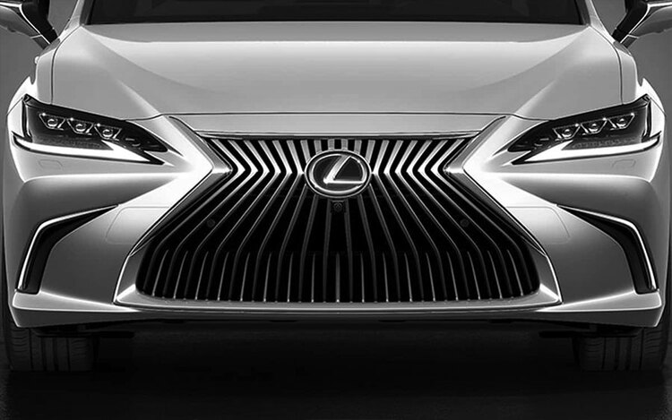 Tái hiện quảng cáo 35 năm trước, Lexus LS 500 tiếp tục chứng minh khả năng cân bằng huyền thoại Tái hiện quảng cáo 35 năm trước, Lexus LS 500 tiếp tục chứng minh khả năng cân bằng huyền thoại