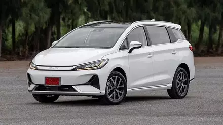 MPV chạy điện BYD M6 có giá từ 615 triệu đồng tại Thái Lan, phạm vi hoạt động 530 km, có thể sớm về VN