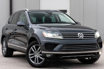 2016_volkswagen_touareg.jpg