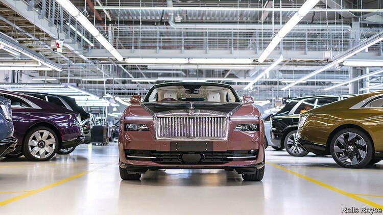 rolls-royce-factory-.jpg