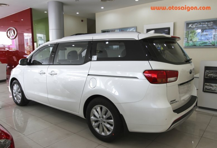 kia sedona 2015-2.jpg