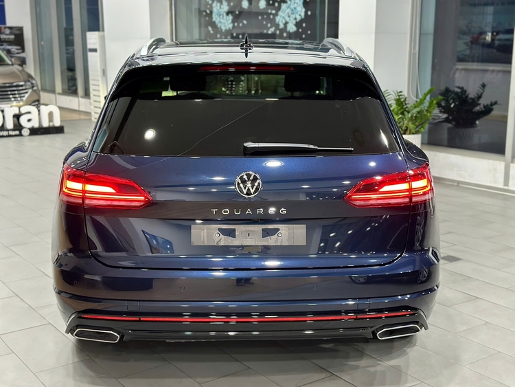 Volkswagen Touareg Elegance Plus về đại lý, giá bán 2,788 tỷ đồng, bổ sung loạt trang bị "xịn"