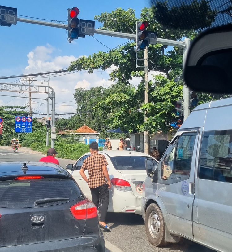 Nỗi lòng tài xế hiện nay: "trăm dâu đổ đầu tằm!"