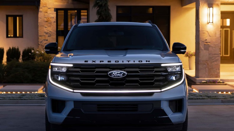 2025-ford-expedition-platinum (12).jpg