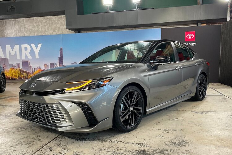 Toyota Camry 2025 12.jpg