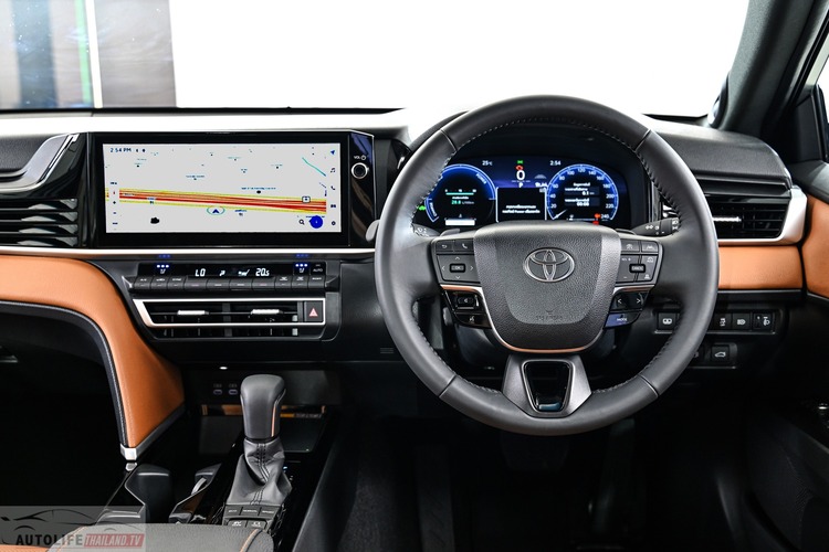 Toyota Camry HEV 21.jpg