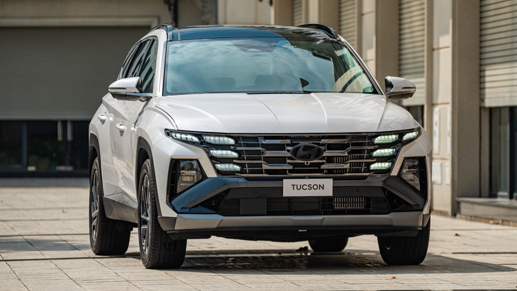 Giá bán Hyundai Tucson 2025 cao hay thấp khi so với CX-5, Teritorry, Sportage?