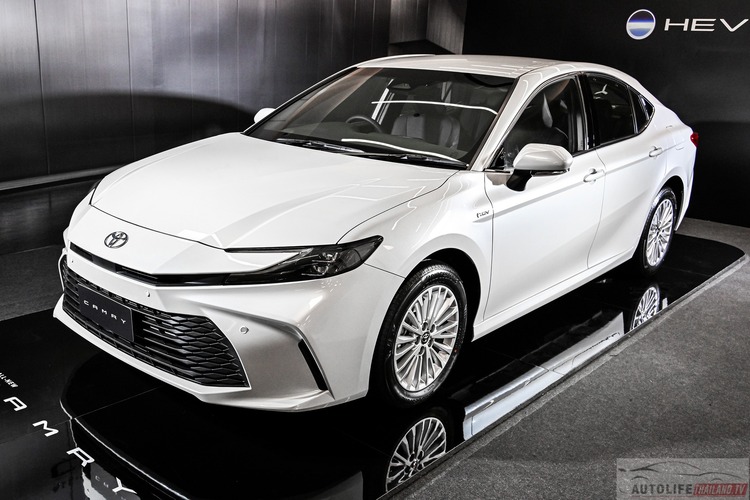 Toyota Camry 2025 HEV Smart 1.jpg