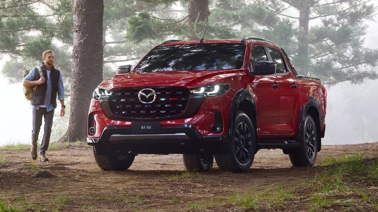 Mazda BT-50 2025 chính thức ra mắt: Diện mạo khỏe khoắn hơn, thêm nhiều tiện ích mới