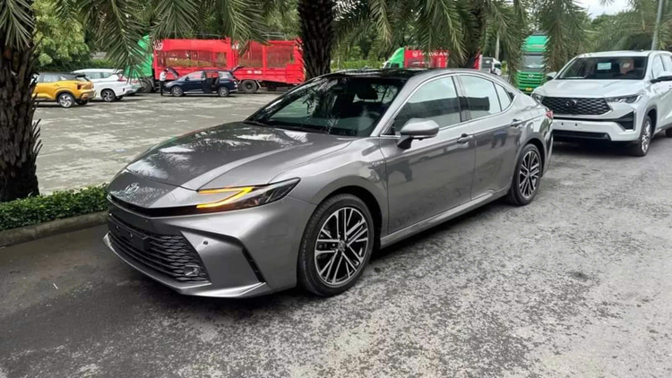 Toyota Camry 2025 VMS (1).jpg Toyota Camry 2025 VMS (1).jpg