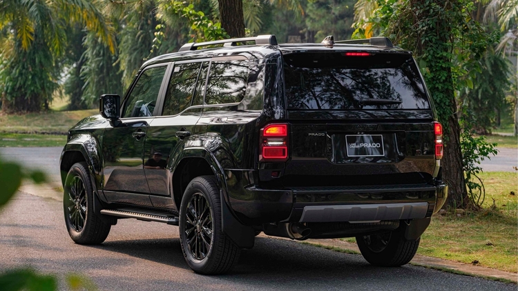 Land-Cruiser-Prado-2025 8.jpg