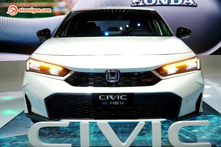 Xem cận cảnh Honda Civic RS Hybrid Hybrid mới tại VMS 2024: Giá 999 triệu đồng và mạnh 200 mã lực liệu có hấp dẫn?