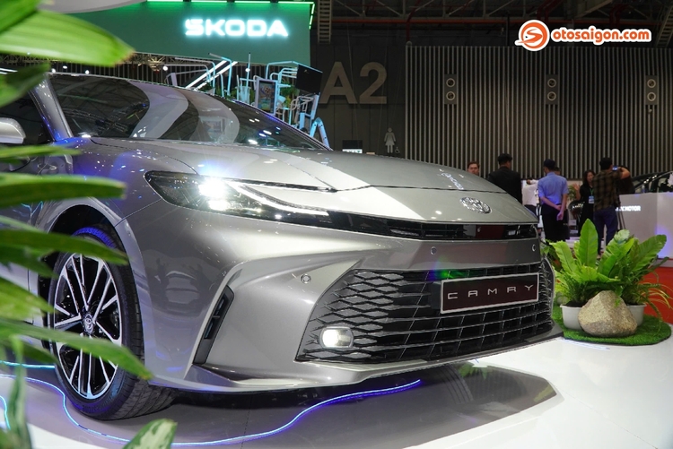 Toyota Camry 2025 Otosaigon (4).jpg