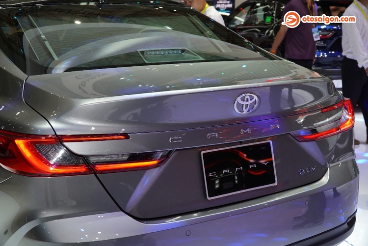 Toyota Camry 2025 Otosaigon (14).jpg