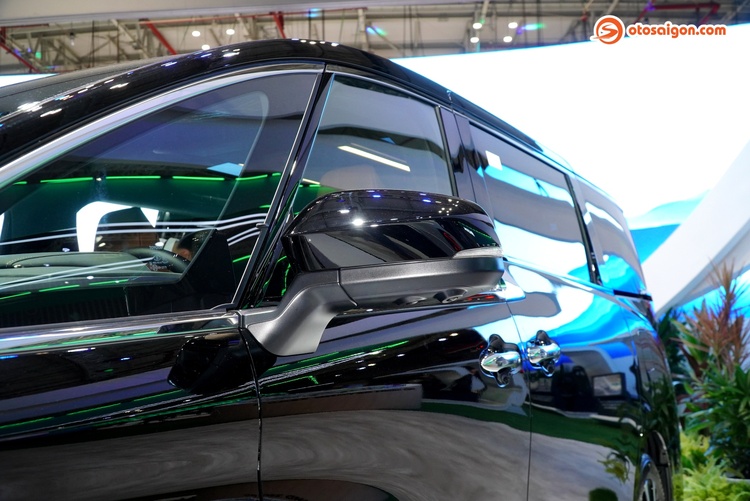 Xem chi tiết Toyota Alphard HEV: Chiếc xe đắt nhất triển lãm VMS 2024 có gì?