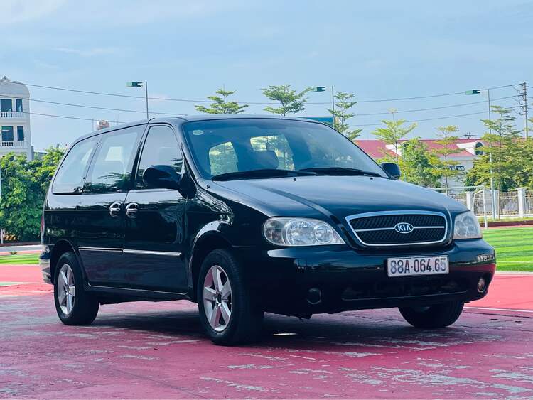 Kia carnival ls 2009.jpg