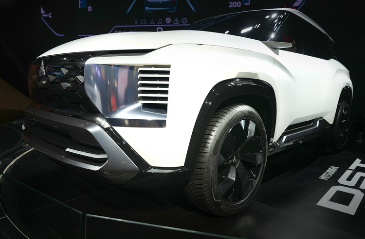 Mitsubishi DST Concept Philippines 16.jpg