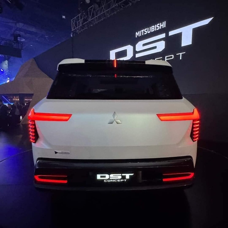 Mitsubishi DST Concept Philippines 6.jpg