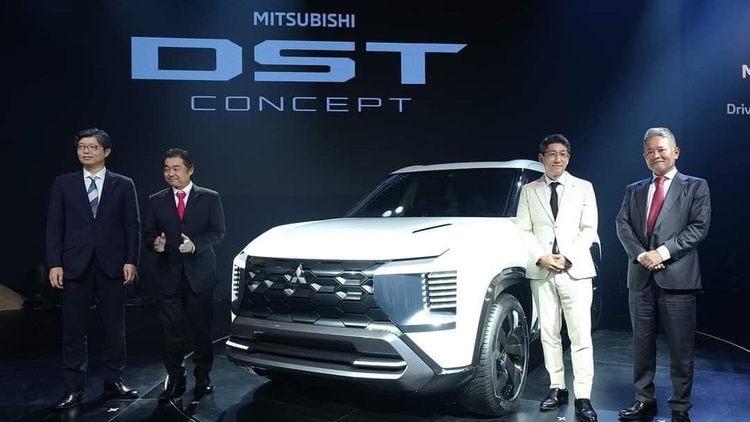 Mitsubishi DST Concept Philippines 2.jpg