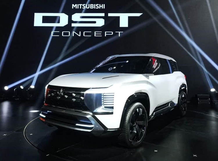 Mitsubishi DST Concept Philippines 1.jpg