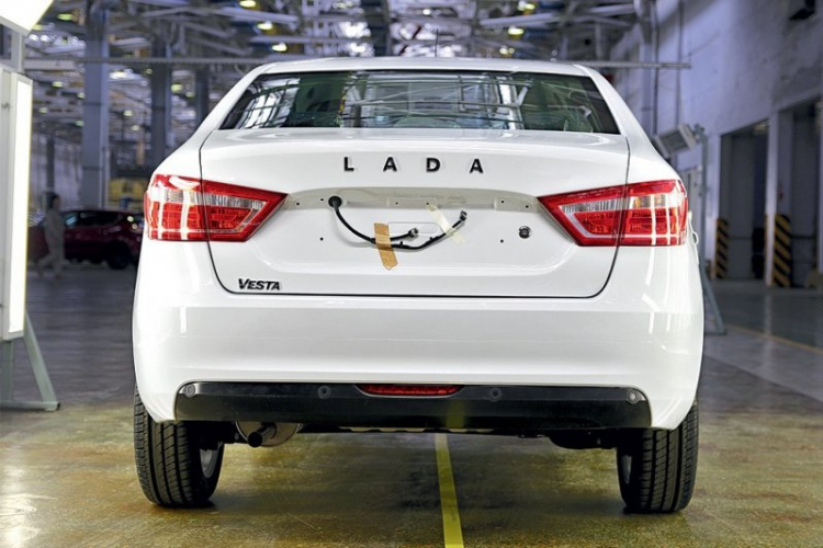 Lada sắp tái xuất với sedan giá từ 160 triệu đồng