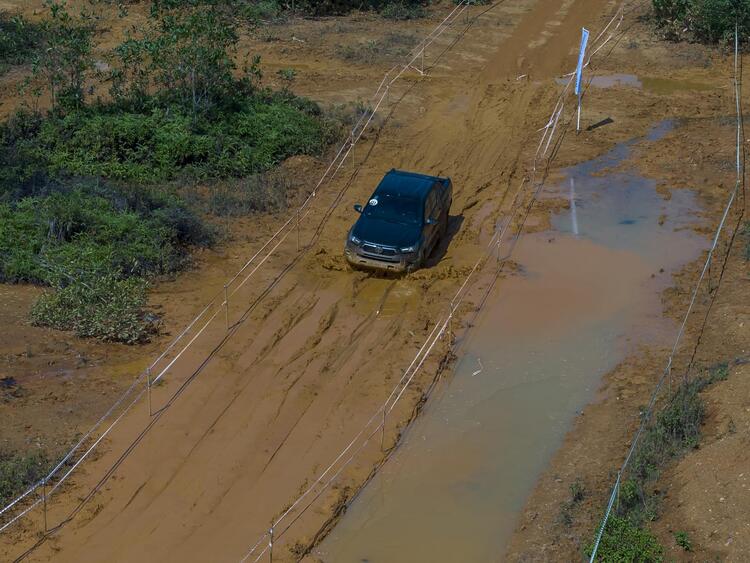 Hilux Adventure kiến tạo cung đường offroad ấn tượng tại PVOIL VOC 2024