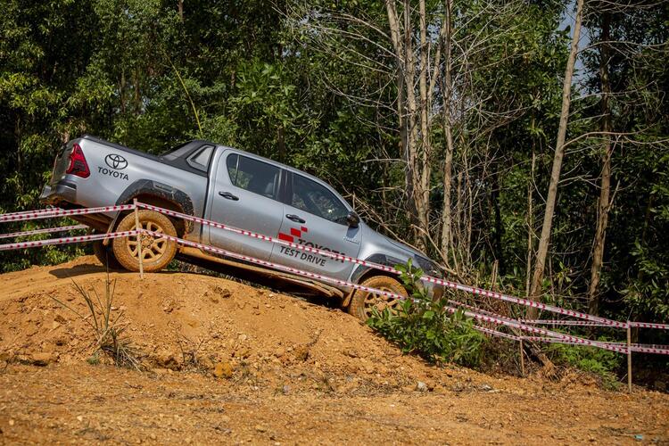 Hilux Adventure kiến tạo cung đường offroad ấn tượng tại PVOIL VOC 2024