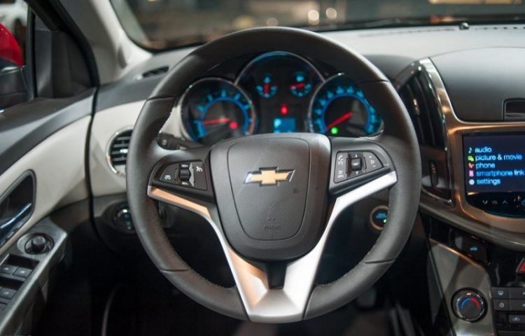 Chính thức ra mắt Chevrolet Cruze 2015 với thiết kế mới, bổ sung công nghệ