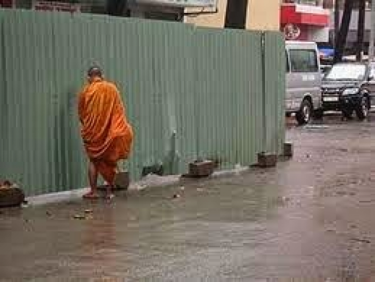 Dừng ôtô 'giải tỏa nỗi buồn' trên cao tốc hiện đại nhất Việt Nam Dừng ôtô 'giải tỏa nỗi buồn' trên cao tốc hiện đại nhất Việt Nam