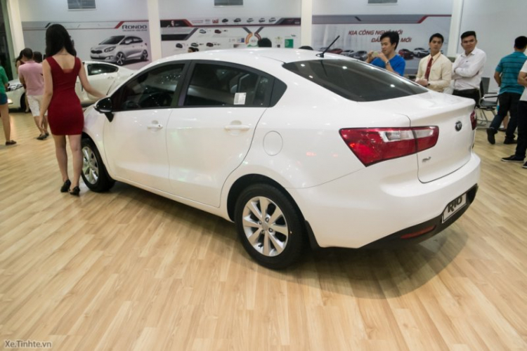 Xe tải không chịu né CSGT