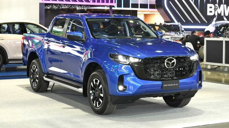 Mazda BT-50 Thailand 1.jpg